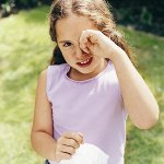 Lapsella on mustelmia silmän alla: miksi?
