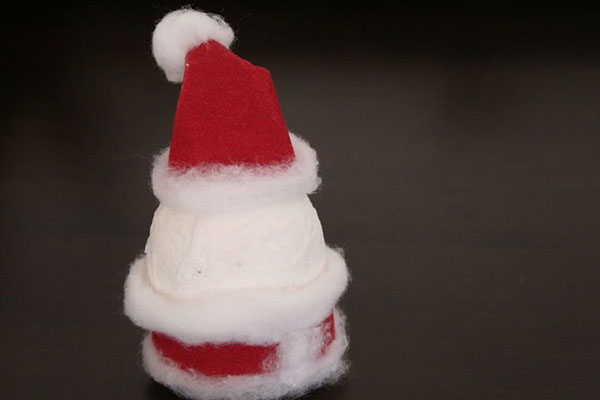 Isoisä Frost omin käsin uudenvuoden 2017 - askel askeleelta mestarikursseja improvisoiduista materiaaleista, muovipulloista, lasista, valokuvista ja videoista