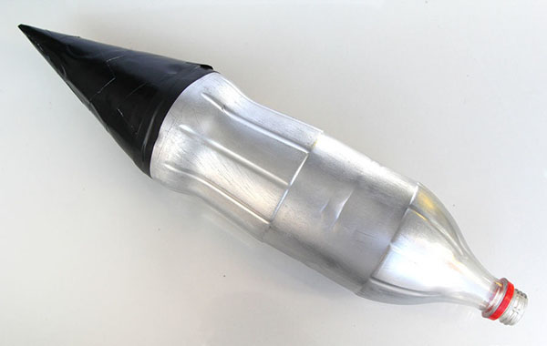 Kuinka tehdä raketti omiin käsiisi