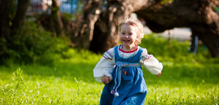 Kuinka ommella sarafani tytölle folk-tyyliin
