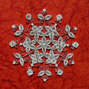 Uuden vuoden käsityöt paperista. quilling