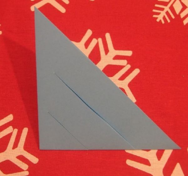 Kauniita lumihiutaleita vuoden 2017 uusivuosi omilla käsiinsä paperilla - kaavioita ja valokuvia vaiheittain. Master-luokat lapsille suurissa lumihiutaleissa origami-tekniikassa