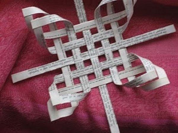 Kauniita lumihiutaleita vuoden 2017 uusivuosi omilla käsiinsä paperilla - kaavioita ja valokuvia vaiheittain. Master-luokat lapsille suurissa lumihiutaleissa origami-tekniikassa