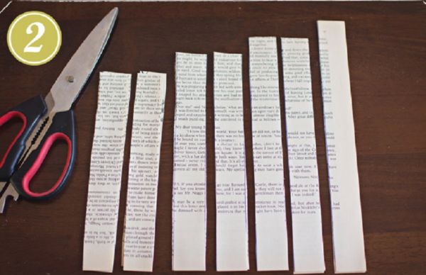 Kauniita lumihiutaleita vuoden 2017 uusivuosi omilla käsiinsä paperilla - kaavioita ja valokuvia vaiheittain. Master-luokat lapsille suurissa lumihiutaleissa origami-tekniikassa