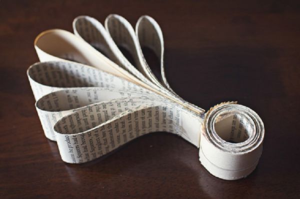 Kauniita lumihiutaleita vuoden 2017 uusivuosi omilla käsiinsä paperilla - kaavioita ja valokuvia vaiheittain. Master-luokat lapsille suurissa lumihiutaleissa origami-tekniikassa