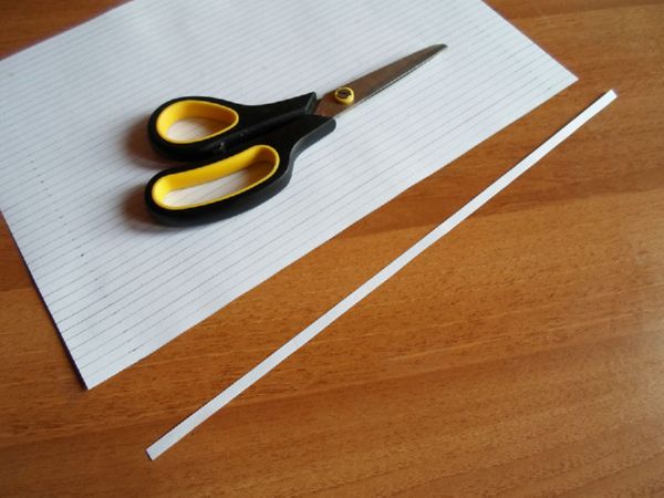 Kauniita lumihiutaleita vuoden 2017 uusivuosi omilla käsiinsä paperilla - kaavioita ja valokuvia vaiheittain. Master-luokat lapsille suurissa lumihiutaleissa origami-tekniikassa
