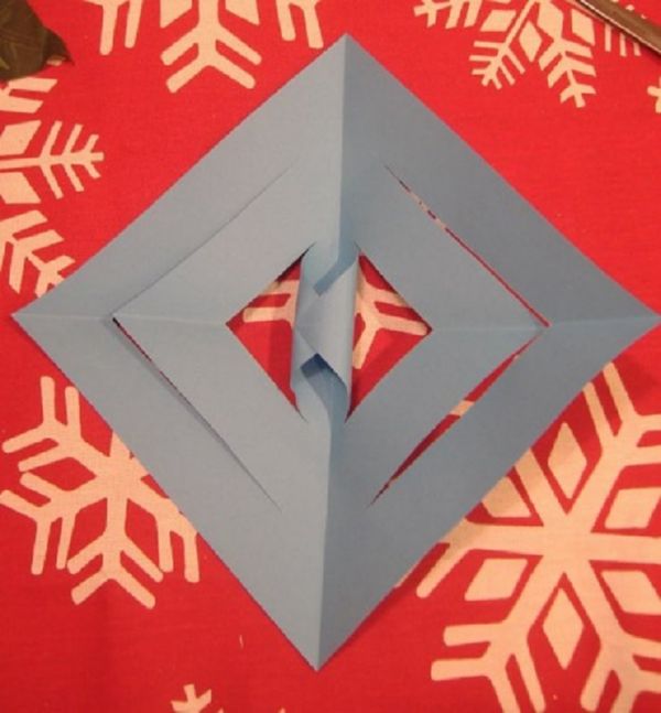 Kauniita lumihiutaleita vuoden 2017 uusivuosi omilla käsiinsä paperilla - kaavioita ja valokuvia vaiheittain. Master-luokat lapsille suurissa lumihiutaleissa origami-tekniikassa