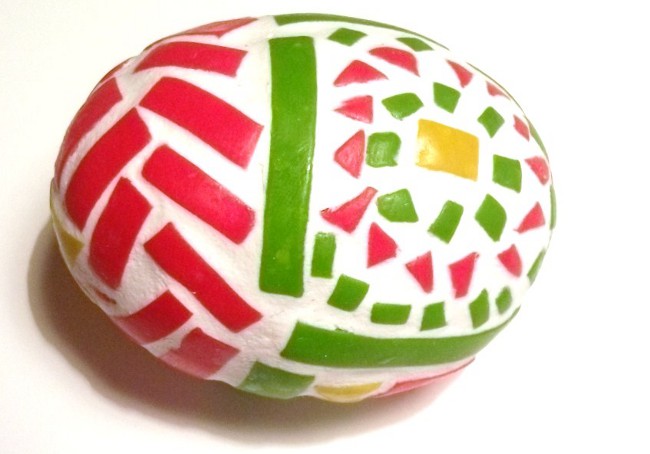 Pääsiäinen käsityöt: pääsiäismunia polymeerisavelta