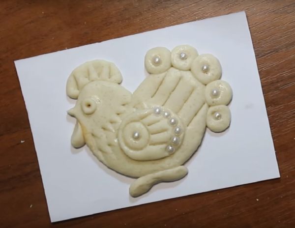Kukko omiin käsiinsä
