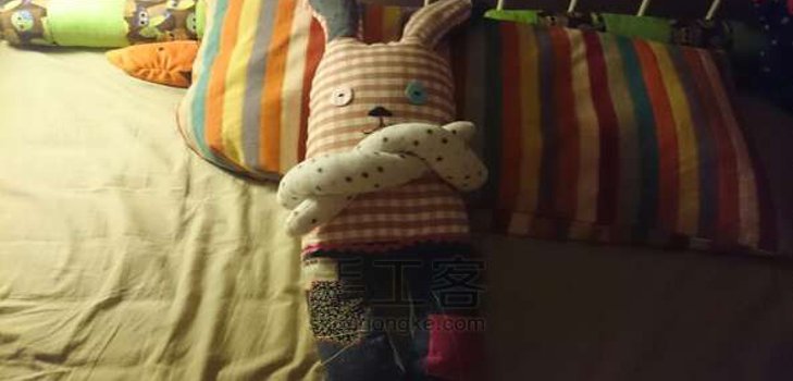 Pehmeä lelu pupu omilla käsilläsi