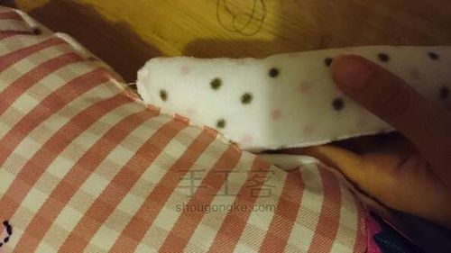 Pehmeä lelu pupu omilla käsilläsi