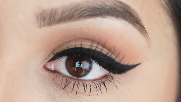Miten tehdä nuolia eteen eyeliner