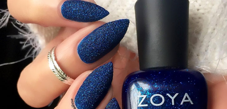 Parasta uudenvuoden nailataidetta lakalla Zoya Enchanted
