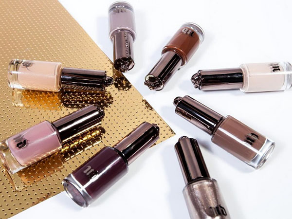 Nude luxury: kokoelma lakkoja Urban Decay Naked 2016