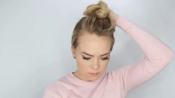 Kampaamon uudenvuoden hairstyle omilla kädillä - muotin ideoita lyhyille, keskikokoisille, pitkille hiuksille, valokuville