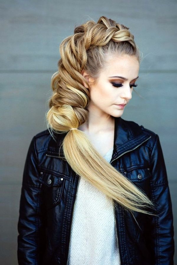 Kampaamon uudenvuoden hairstyle omilla kädillä - muotin ideoita lyhyille, keskikokoisille, pitkille hiuksille, valokuville