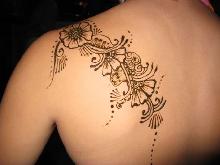 Tatuointihenna salonissa