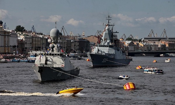 Onnittelut laivaston päivänä - 2016 - lyhyt ja hauska jakeissa ja proosassa. Navigointipäivän juhlaohjelma vuonna 2016 Moskovassa, Pietarissa, Kronstadissa, Sevastopolissa, Novorossiyskissä