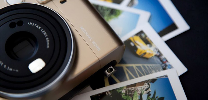 Muotikamera: Michael Kors X Fijifilm Instax Mini 70