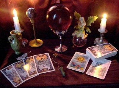 Tarotin ennustaminen tulevaisuuden puolesta