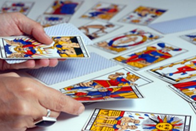 Tarotin ennustaminen tulevaisuuden puolesta