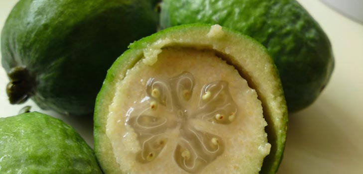 Miten syödä feijoa: miten syödä kunnolla feijoa
