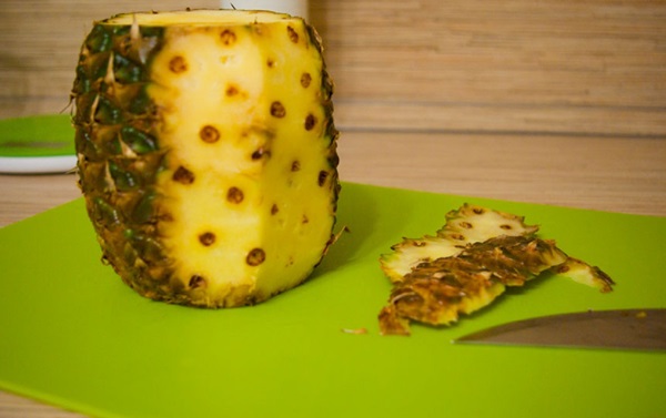 Miten leikata ananas oikein ja kauniisti