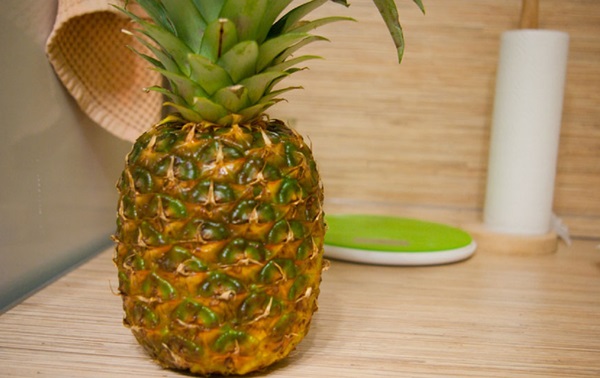 Miten leikata ananas oikein ja kauniisti