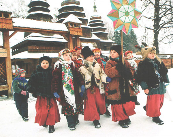 Kuinka kunnolla joulua 6. ja 7. tammikuuta ja vanha uusi vuosi, mitä sinun tarvitsee sanoa - runoja, lauluja, rituaaleja, puvuja
