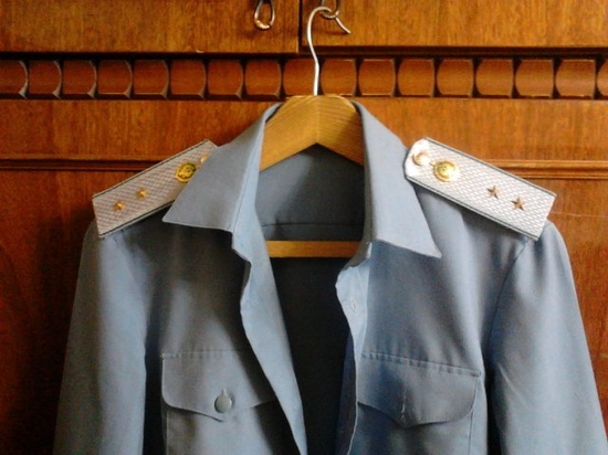 Kuinka ommella epaulettes: käytännön vinkkejä