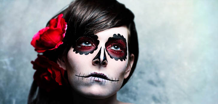 Pelottava meikki Halloweenille omilla kädillä tytöille ja tytöille