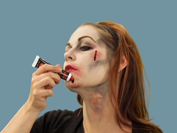 Pelottava meikki Halloweenille omilla kädillä tytöille ja tytöille