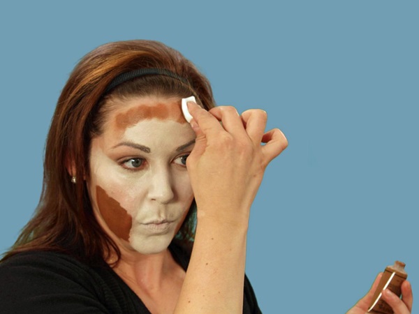 Pelottava meikki Halloweenille omilla kädillä tytöille ja tytöille