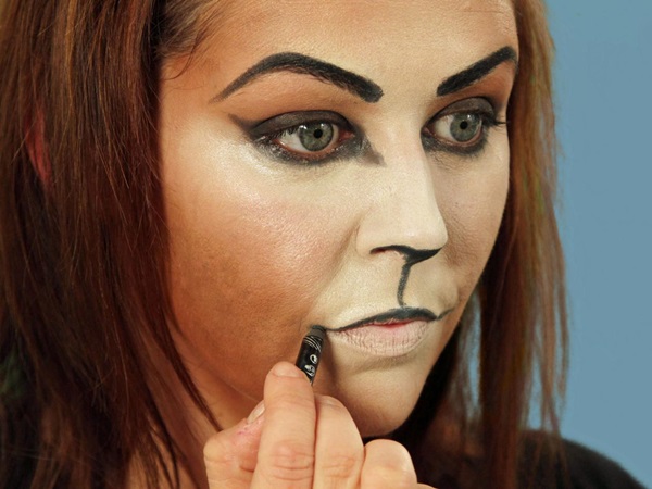 Pelottava meikki Halloweenille omilla kädillä tytöille ja tytöille
