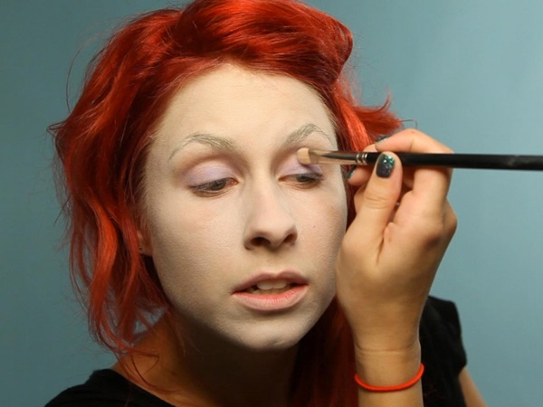 Pelottava meikki Halloweenille omilla kädillä tytöille ja tytöille