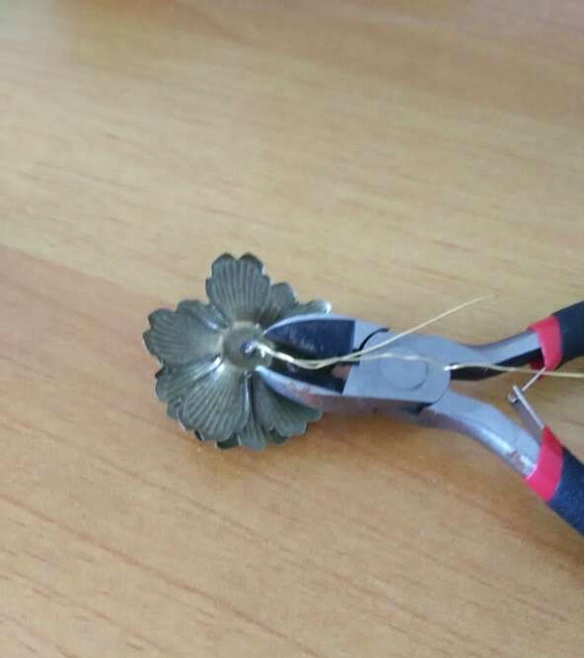 katkaise ylimääräinen lanka