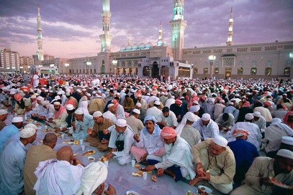 Ramadan 2016 - alku ja loppu Venäjällä, Moskovassa, Tunisiassa, Arabiemiirikunnissa. Pyhän kuukauden kalenteri Moskovassa, kalenteri. Onnittelut Ramadanin 2016 versiossa