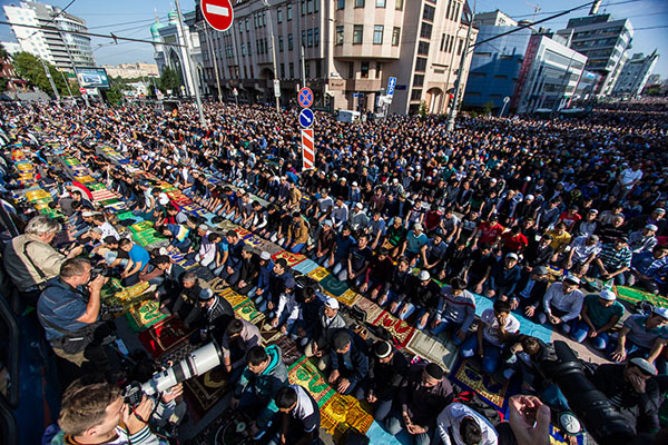 Onnittelut muslimeille Uraza Bayram-2017: lle