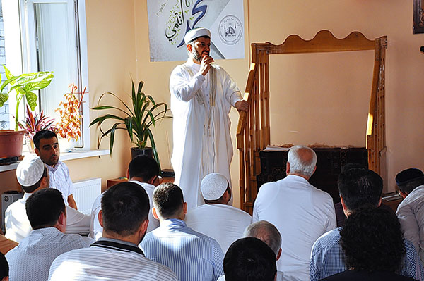 Onnittelut muslimeille Uraza Bayram-2017: lle