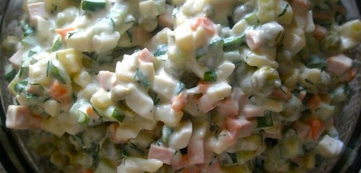 Salaatti oliivin kanssa. Ja tiedätkö kaikesta hänestä?