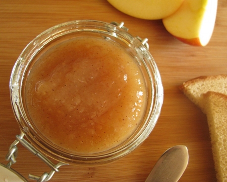 Gem omenoista talvella: valokuvan resepti, miten omenamehua