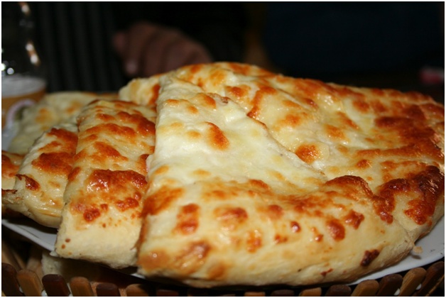 khachapuri juustolla