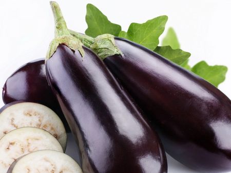 Kuinka keittää munakoisoa kaviaaria Kuinka keittää munakoisoa kaviaaria