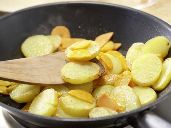 Kuinka keittää kanteleita paistinpannussa
