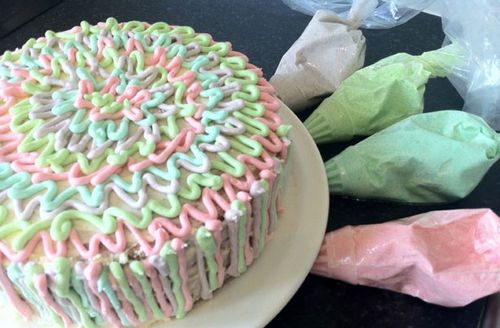 Herkullisen ja epätavallisen cupcake-resepti multivarkissa - askel askeleelta kuvan mukaan