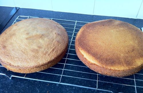 Herkullisen ja epätavallisen cupcake-resepti multivarkissa - askel askeleelta kuvan mukaan