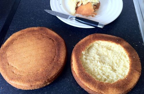 Herkullisen ja epätavallisen cupcake-resepti multivarkissa - askel askeleelta kuvan mukaan