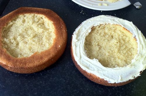 Herkullisen ja epätavallisen cupcake-resepti multivarkissa - askel askeleelta kuvan mukaan
