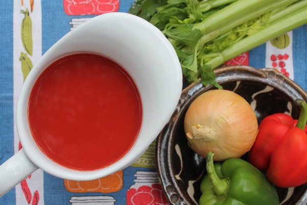 Ketchup omilla käsillä tomaateista: vaiheittaiset reseptit sadonkorjuuta varten talvella