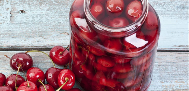Tuoksuva kompotti kirsikasta talvella - resepti